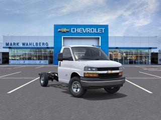 2025 Chevrolet Express Cutaway 3500 1WT