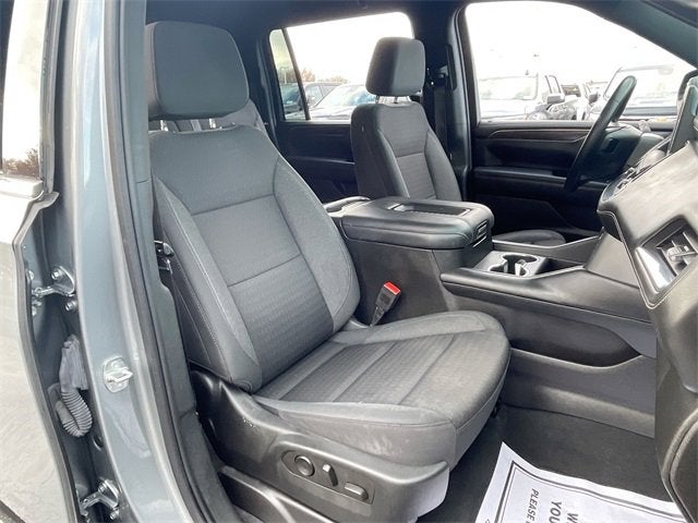 2023 Chevrolet Suburban LS