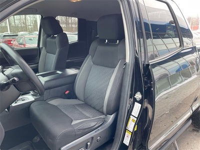 2017 Toyota Tundra SR5 5.7L V8