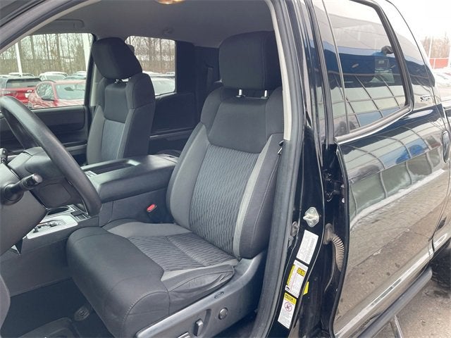 2017 Toyota Tundra SR5 5.7L V8