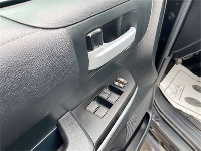 2017 Toyota Tundra SR5 5.7L V8