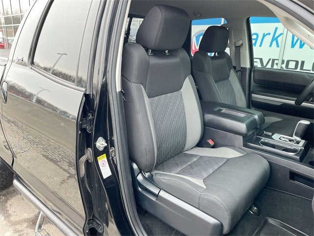 2017 Toyota Tundra SR5 5.7L V8