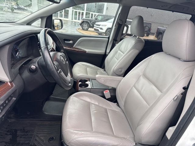 2017 Toyota Sienna Limited Premium 7 Passenger
