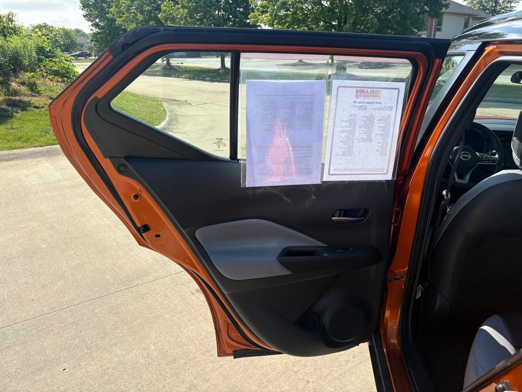2023 Nissan Kicks SR