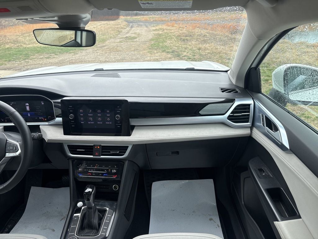 2025 Volkswagen Taos 1.5T SE