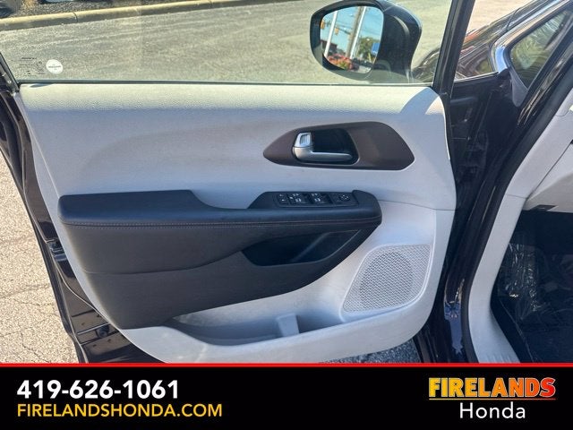 2017 Chrysler Pacifica Touring L Plus