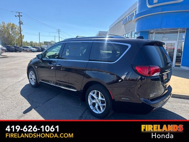 2017 Chrysler Pacifica Touring L Plus