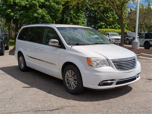 2014 Chrysler Town & Country Touring-L in , OH - Mark Wahlberg Chevrolet Auto Group