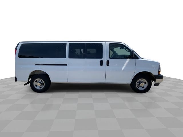 2025 Chevrolet Express 3500 LT Passenger