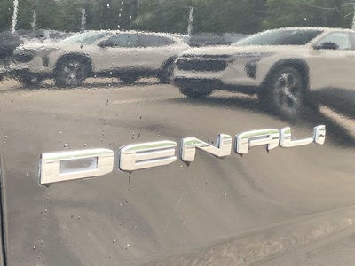 2023 GMC Yukon Denali