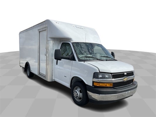 2022 Chevrolet Express 3500 Work Van Cutaway in , OH - Mark Wahlberg Chevrolet Auto Group