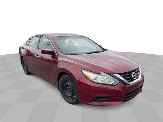 2017 Nissan Altima 2.5 in , OH - Mark Wahlberg Chevrolet Auto Group