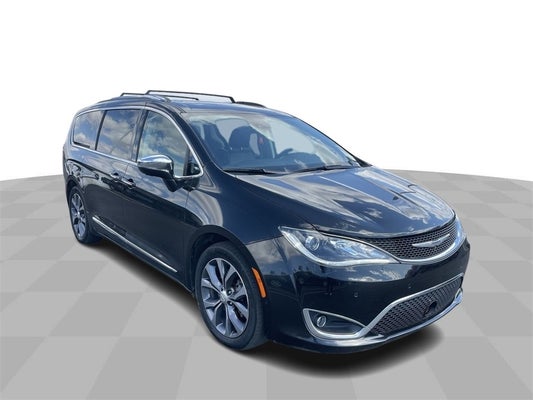 2017 Chrysler Pacifica Limited in , OH - Mark Wahlberg Chevrolet Auto Group