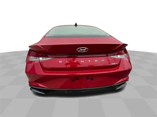 2022 Hyundai Elantra Limited in , OH - Mark Wahlberg Chevrolet Auto Group