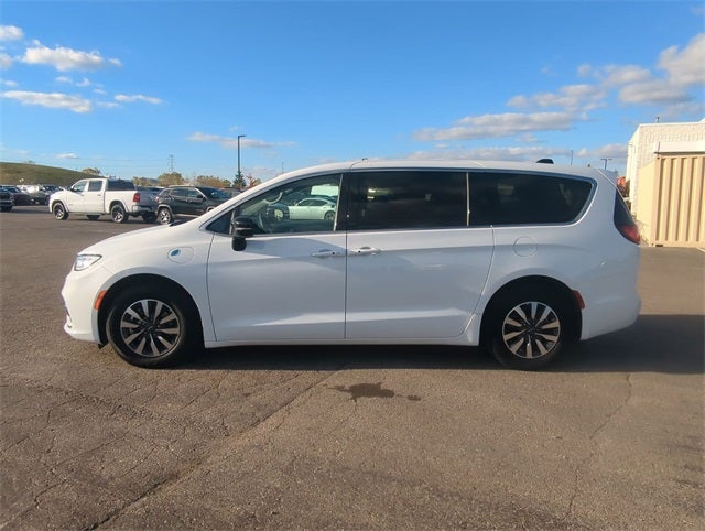 2024 Chrysler Pacifica Hybrid Select