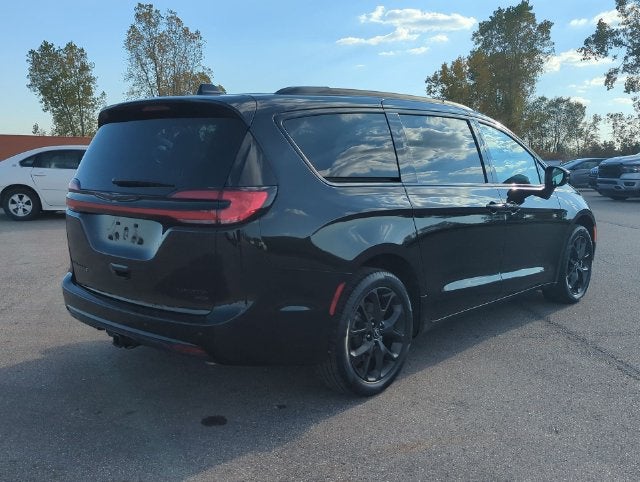 2025 Chrysler Pacifica Limited AWD