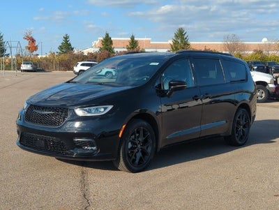 2025 Chrysler Pacifica Limited AWD
