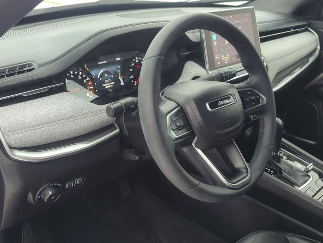 2023 Jeep Compass Latitude Lux FWD