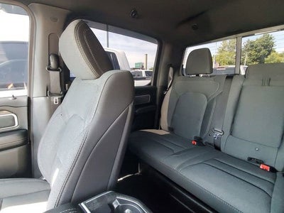 2020 RAM 1500 Big Horn Crew Cab 4x4 5'7" Box
