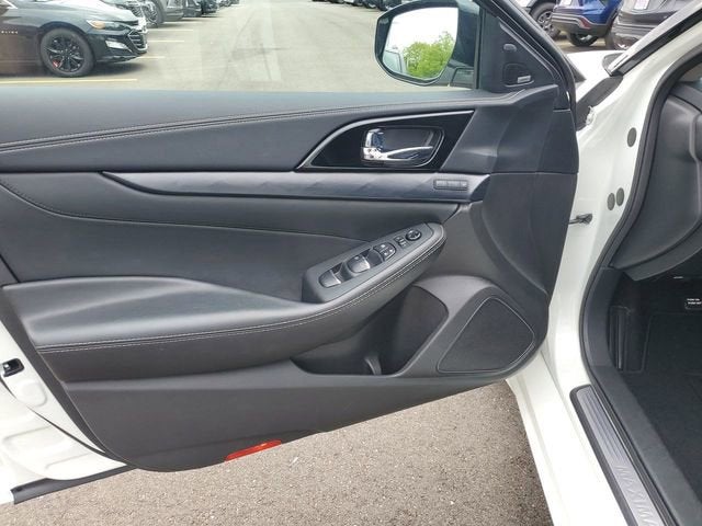 2023 Nissan Maxima Platinum