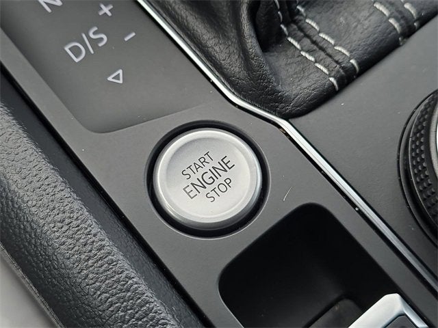 2022 Volkswagen Atlas Cross Sport 3.6L V6 SEL Premium R-Line