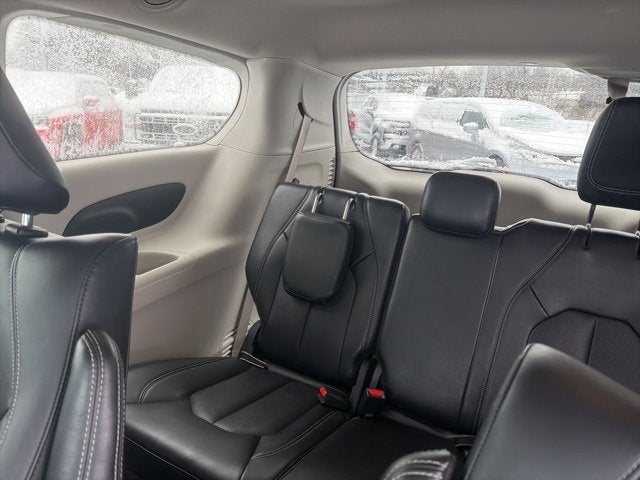 2024 Chrysler Pacifica Hybrid Select