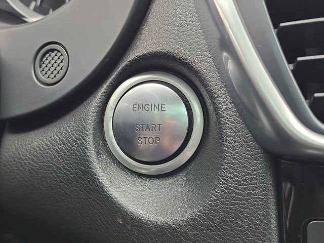 2017 INFINITI QX30 Premium