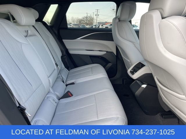 2024 Cadillac LYRIQ Luxury 1