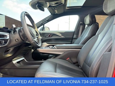 2024 Cadillac LYRIQ Luxury 2