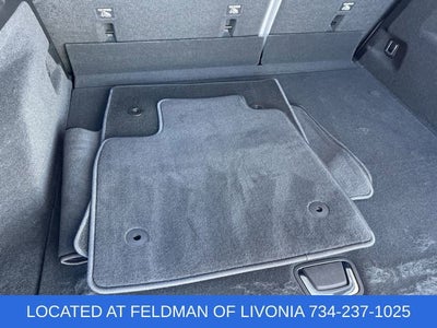 2024 Cadillac LYRIQ Luxury 2