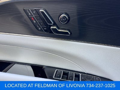 2024 Cadillac LYRIQ Luxury 2