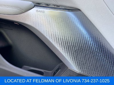 2024 Cadillac LYRIQ Luxury 2