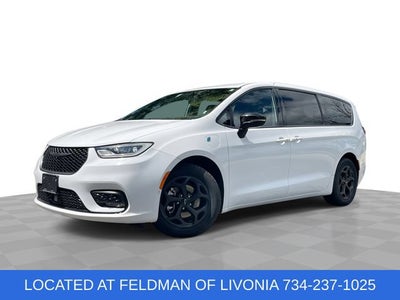 2024 Chrysler Pacifica Hybrid S Appearance Pkg