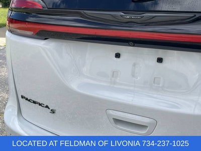 2024 Chrysler Pacifica Hybrid S Appearance Pkg