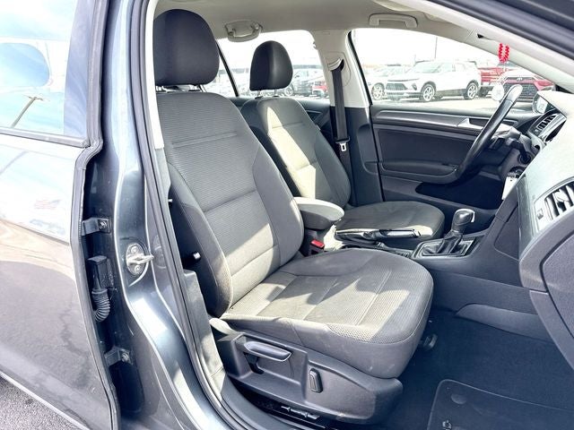 2019 Volkswagen Golf Base