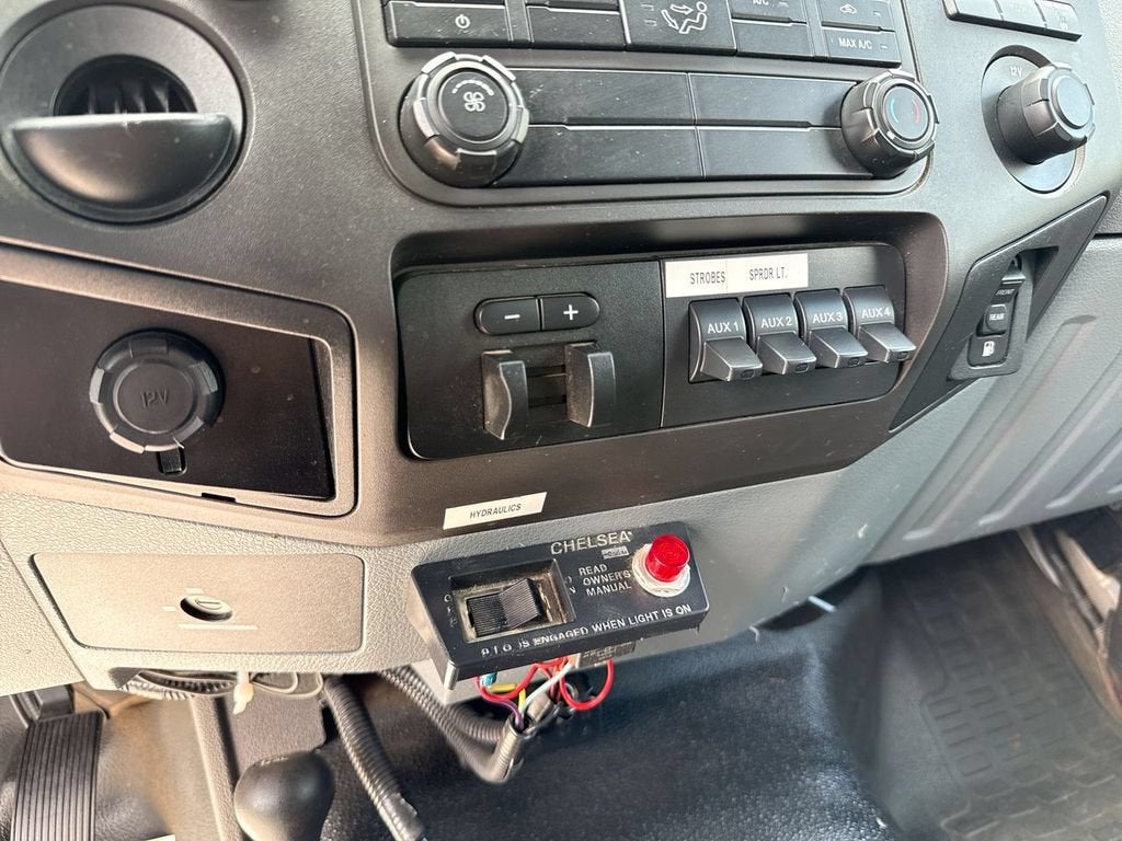 2014 Ford Super Duty F-550 DRW XL