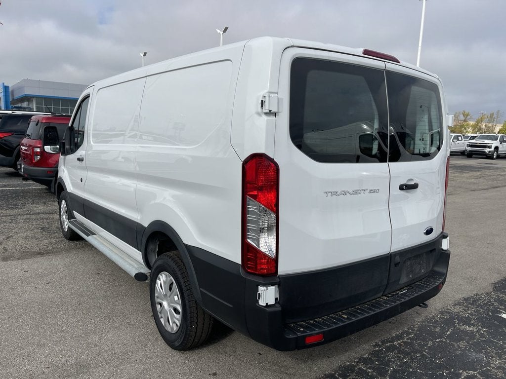 2025 Ford Transit Cargo Van T-250 130" Low Rf 9070 GVWR RWD