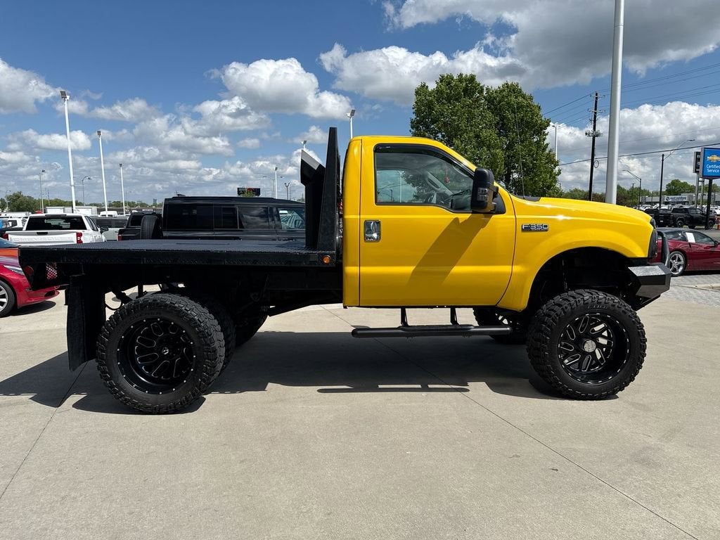 2004 Ford Super Duty F-350 SRW XL