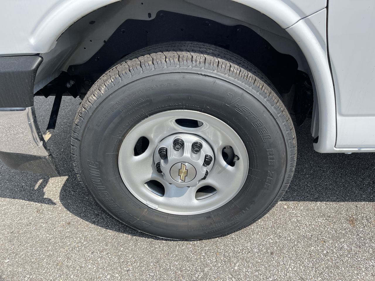 2025 Chevrolet Express Cutaway 3500 1WT