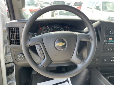 2025 Chevrolet Express Cutaway 3500 1WT