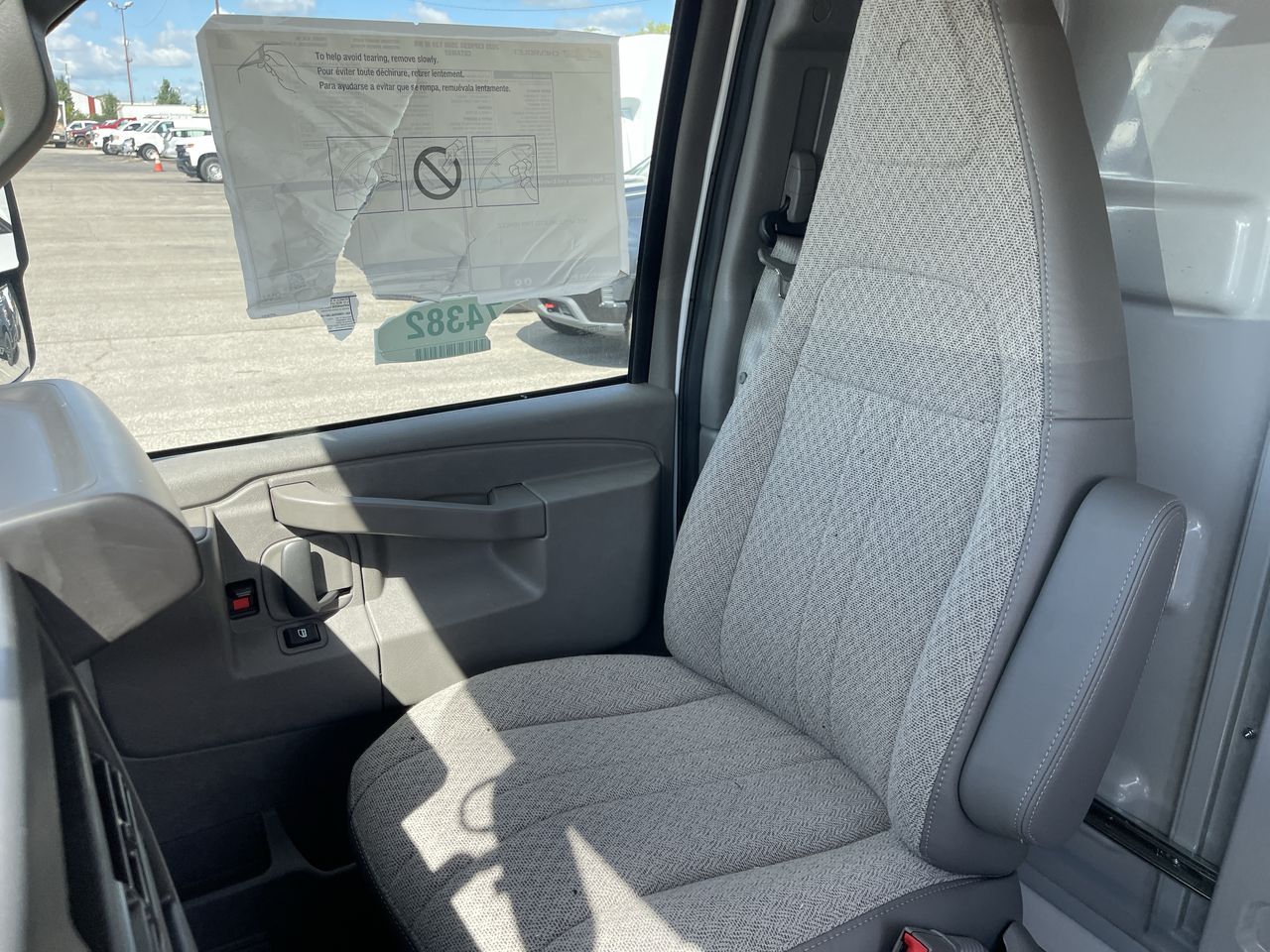 2025 Chevrolet Express Cutaway 3500 1WT