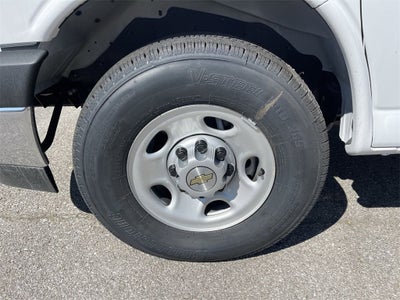 2025 Chevrolet Express Cutaway 3500 1WT