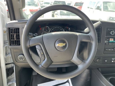 2025 Chevrolet Express Cutaway 3500 1WT