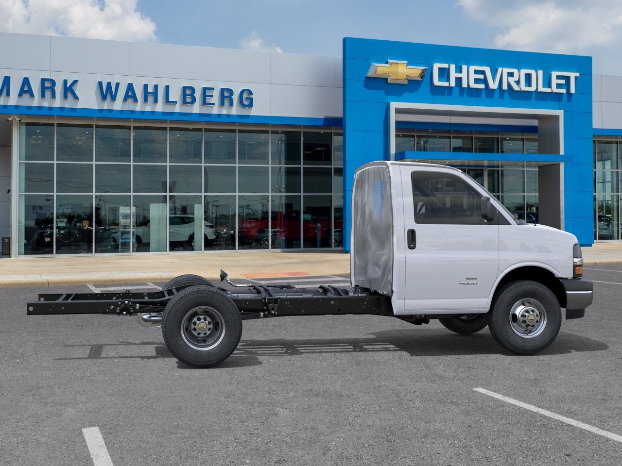 2025 Chevrolet Express Cutaway 3500 1WT