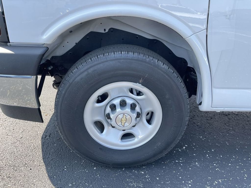 2025 Chevrolet Express Cargo 2500 WT