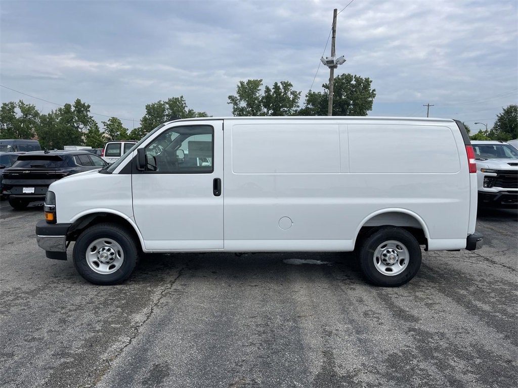 2025 Chevrolet Express Cargo 2500 WT