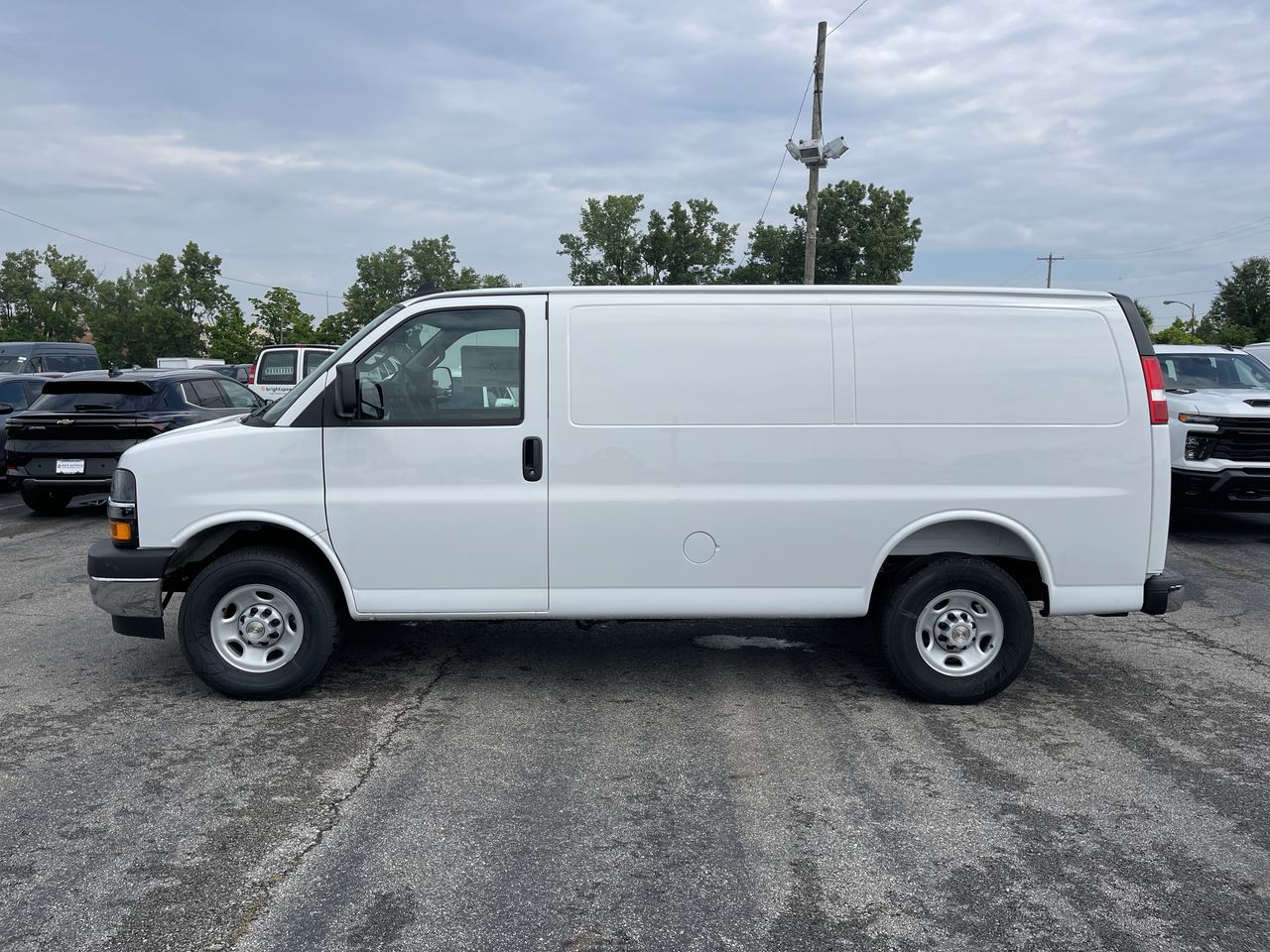 2025 Chevrolet Express Cargo 2500 WT