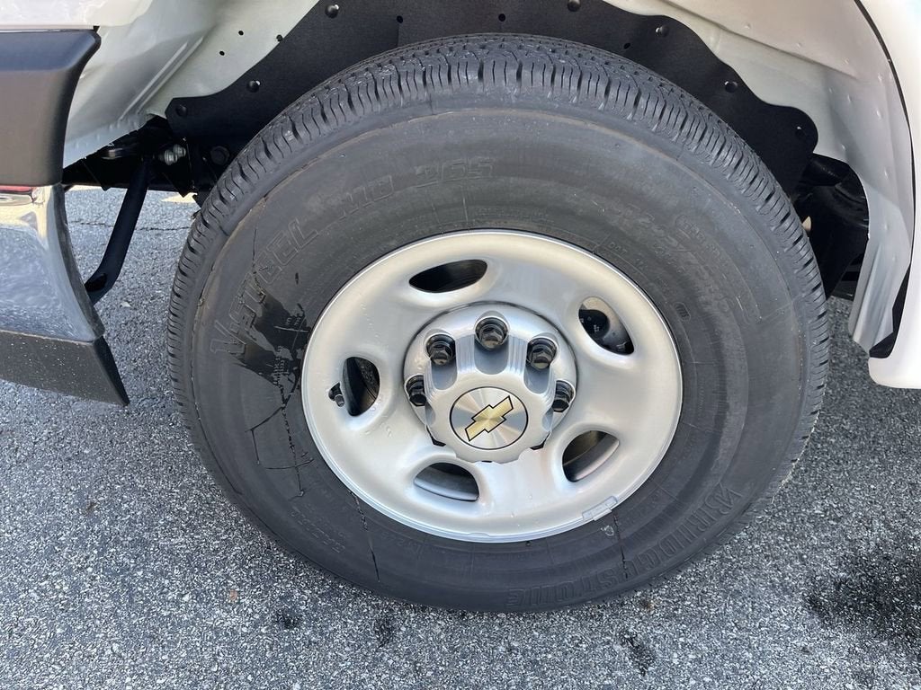 2025 Chevrolet Express Cargo 2500 WT