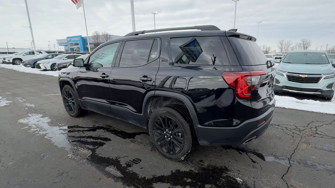 2023 GMC Acadia SLT