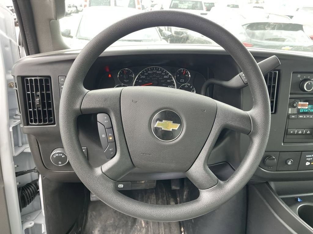 2025 Chevrolet Express Cutaway 3500 1WT